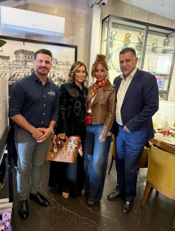 تصویری خانوادگی از علی دایی و وریا در سفر | زن دو فوتبالبیست بدون حجاب در خارج