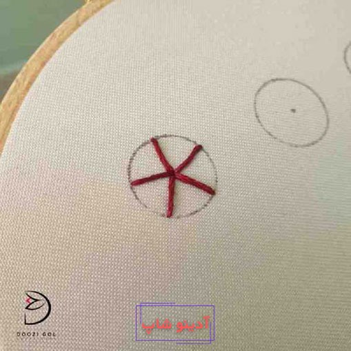 دوخت رز عنکبوتی در گلدوزی برزیلی گام سوم