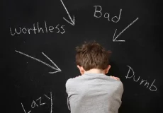 به کودکان برچسب منفی نزنیم !