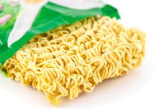 همه چیز درباره نودل غذای فوری خوشمزه و طرز تهیه انواع طعم ها