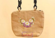 طرح گلدوزی روی کیف پارچه‌ای