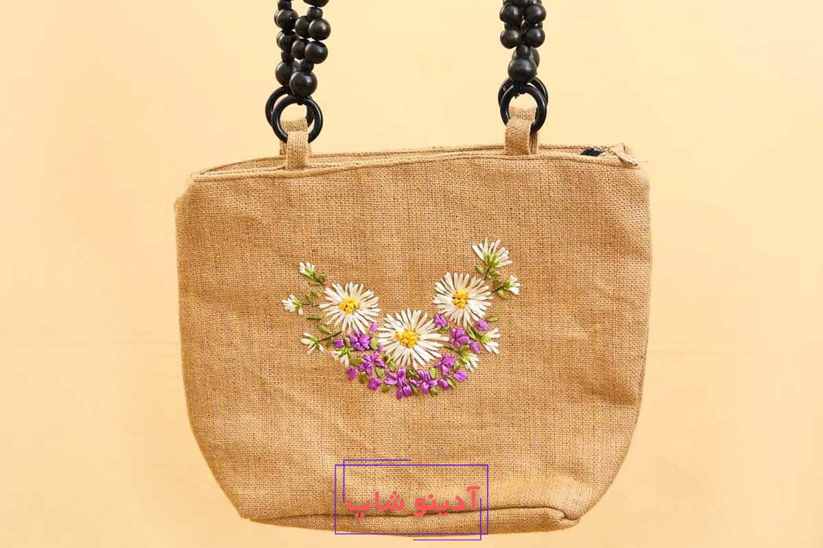 طرح گلدوزی روی کیف پارچه‌ای
