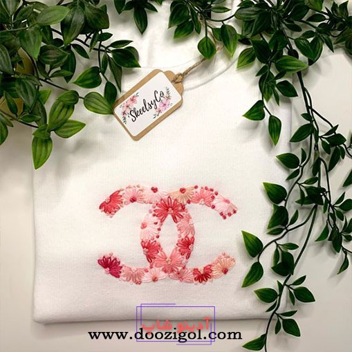 گلدوزی روی لباس