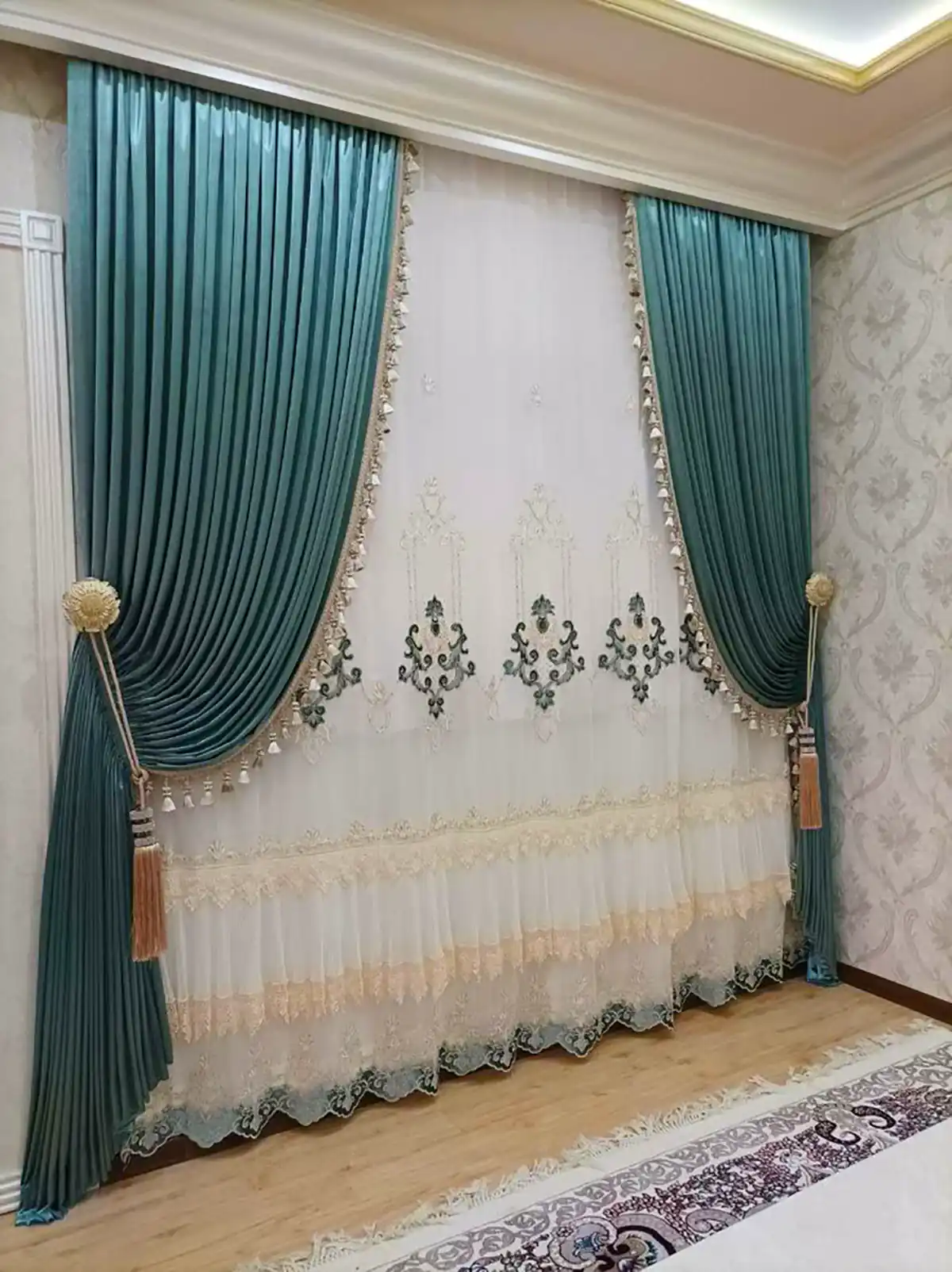 پرده شیک و سلطنتی 