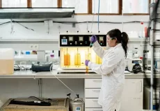 تکنولوژی آزمایشگاهی شگفت انگیز: آینده‌ای روشن برای تحقیقات علمی