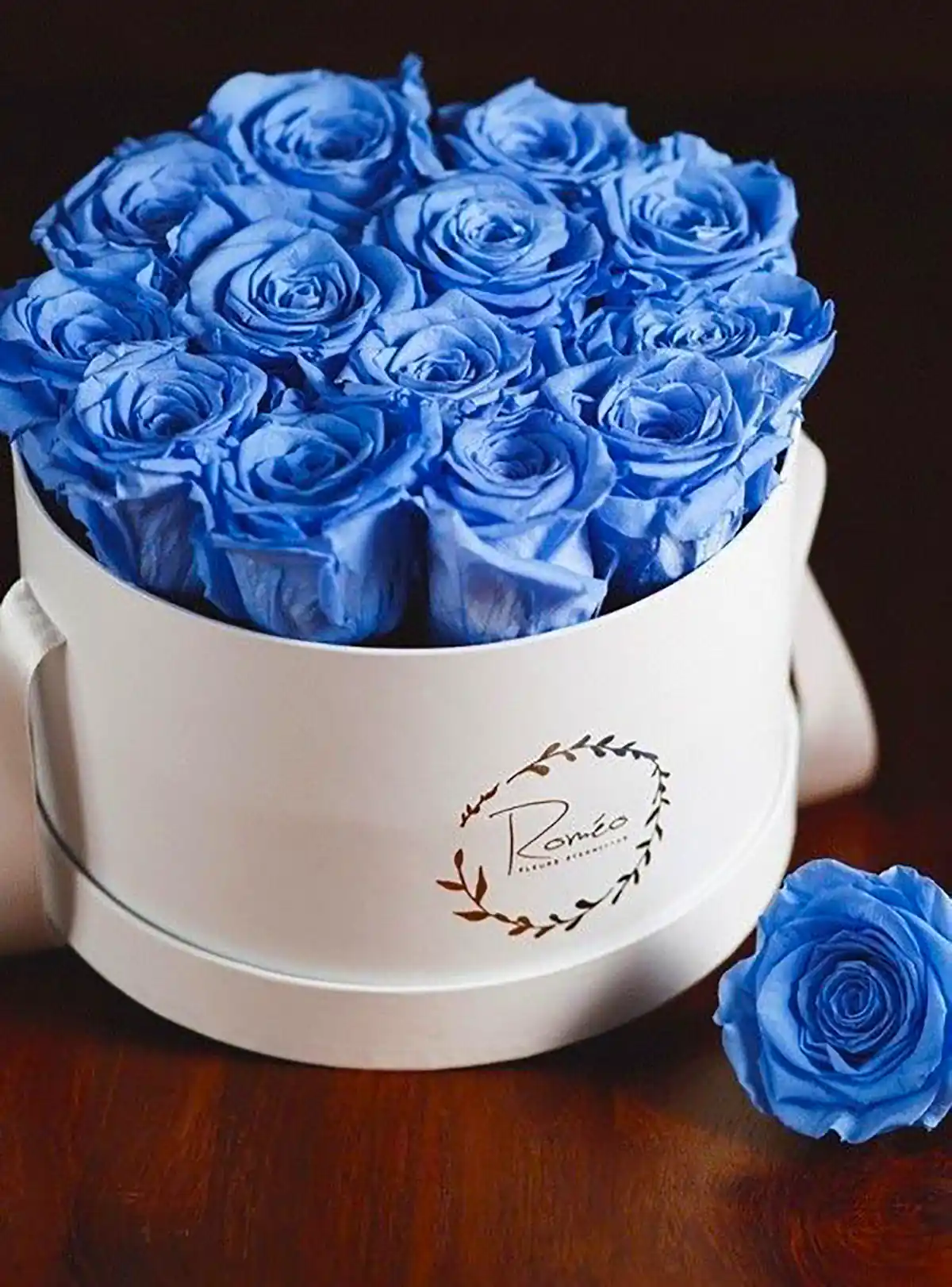 باکس گل رز آبی هدیه