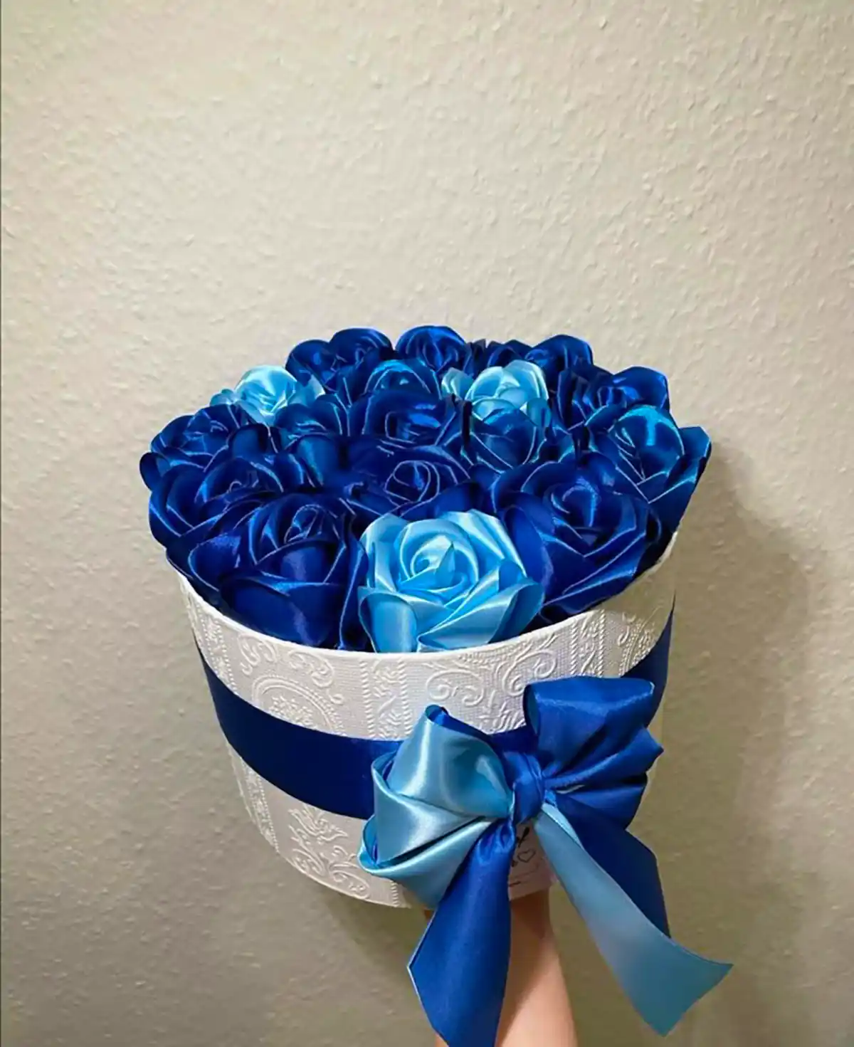 باکس گل رز آبی هدیه