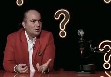 حسن ریوندی: با تقلید صدای معلم ۱۰۰ سیلی خوردم