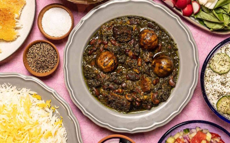 دستور تهیه انواع خورشت با گوشت قرمز (۶ خورش بی نظیر ایرانی)