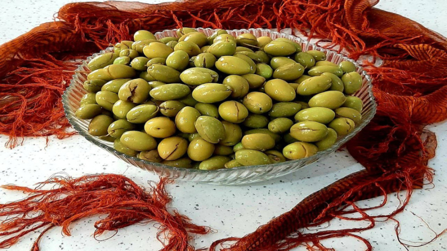 طرز تهیه رفع تلخی زیتون (شور کردن زیتون)