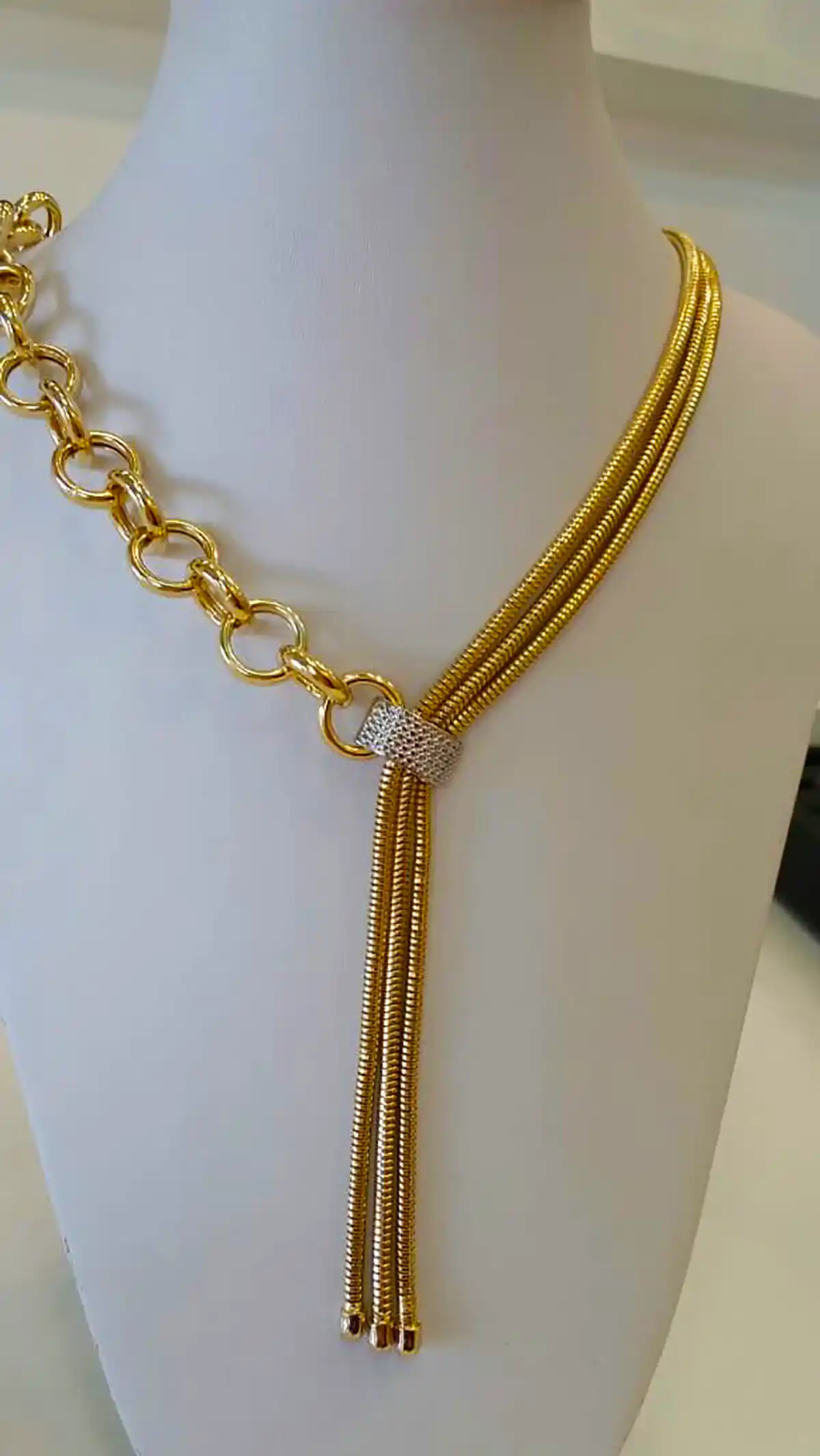 گردنی نمادار طلا شیک