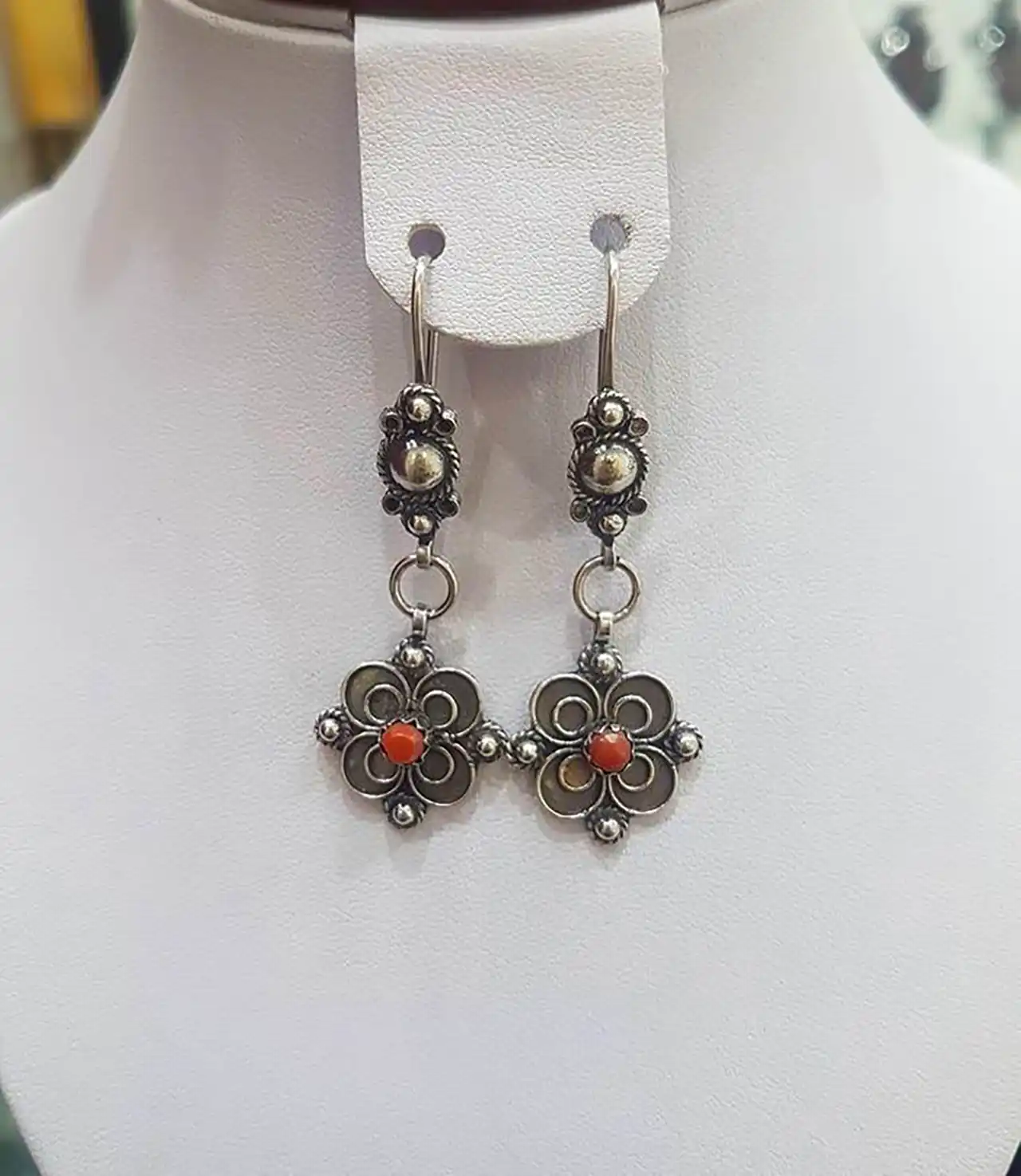 گوشواره کلاسیک زنانه