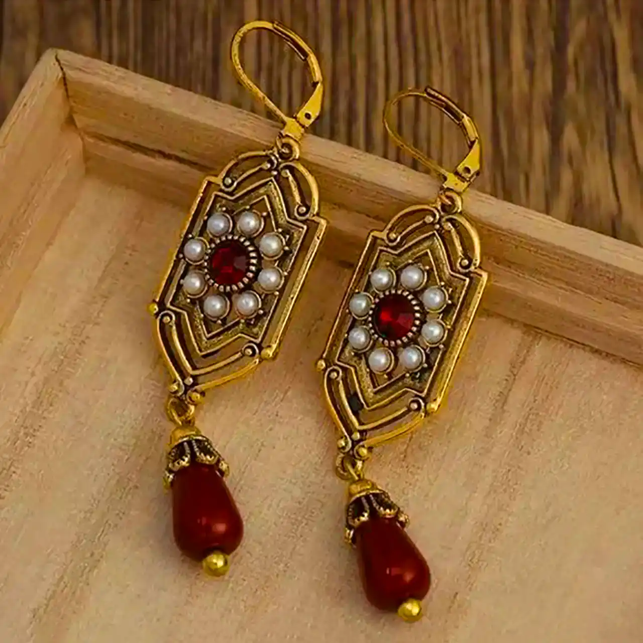 گوشواره کلاسیک زنانه