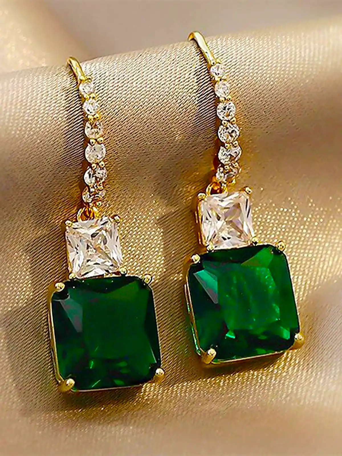 گوشواره زمردی طلا زیبا