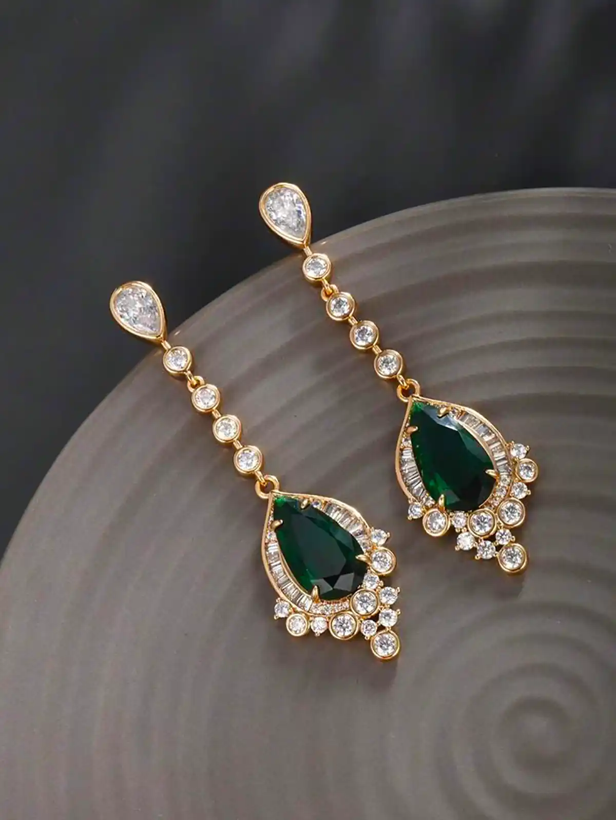 گوشواره زمردی طلا زیبا