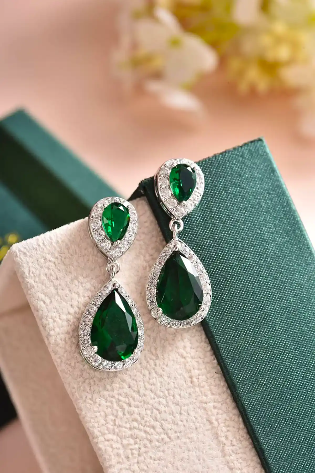 گوشواره زمردی طلا زیبا
