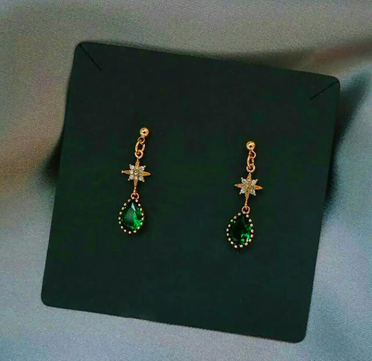 گوشواره زمرد طلا