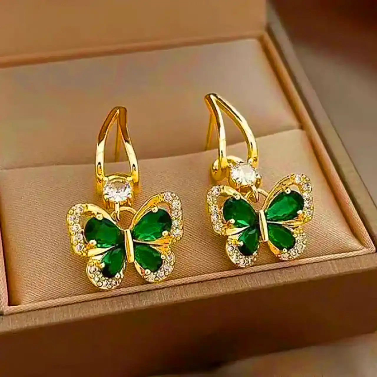 گوشواره زمرد طلا