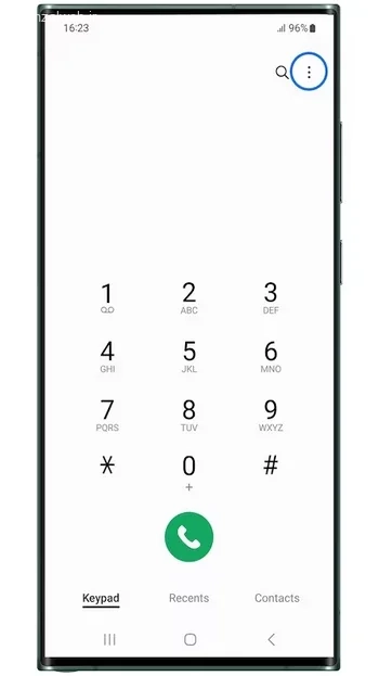 سه نقطه بالا سمت راست