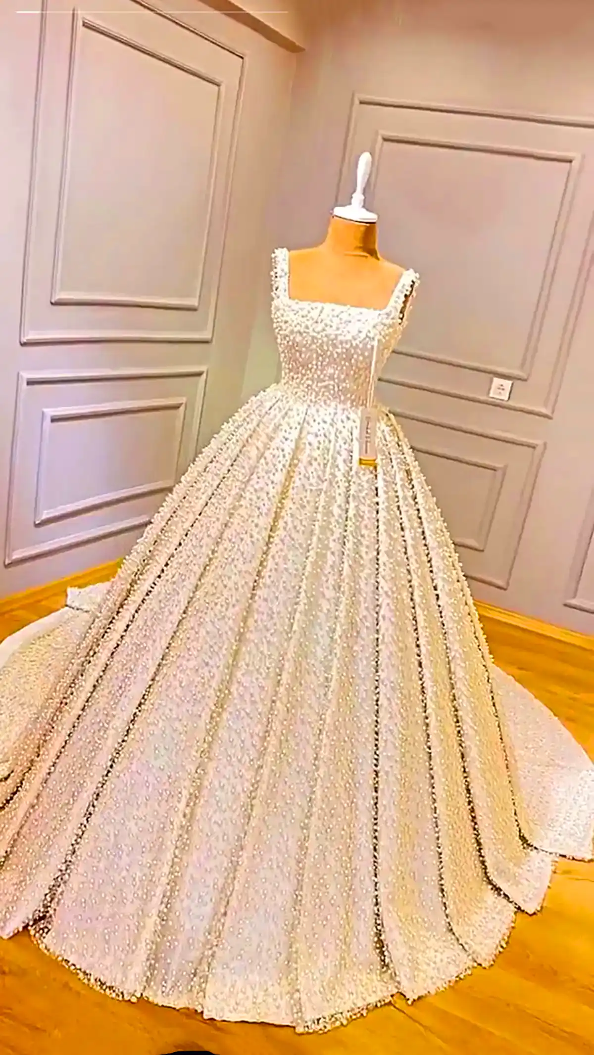 لباس عروس پف دار زیبا