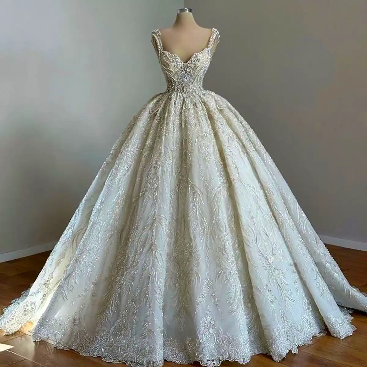 لباس عروس پف دار زیبا