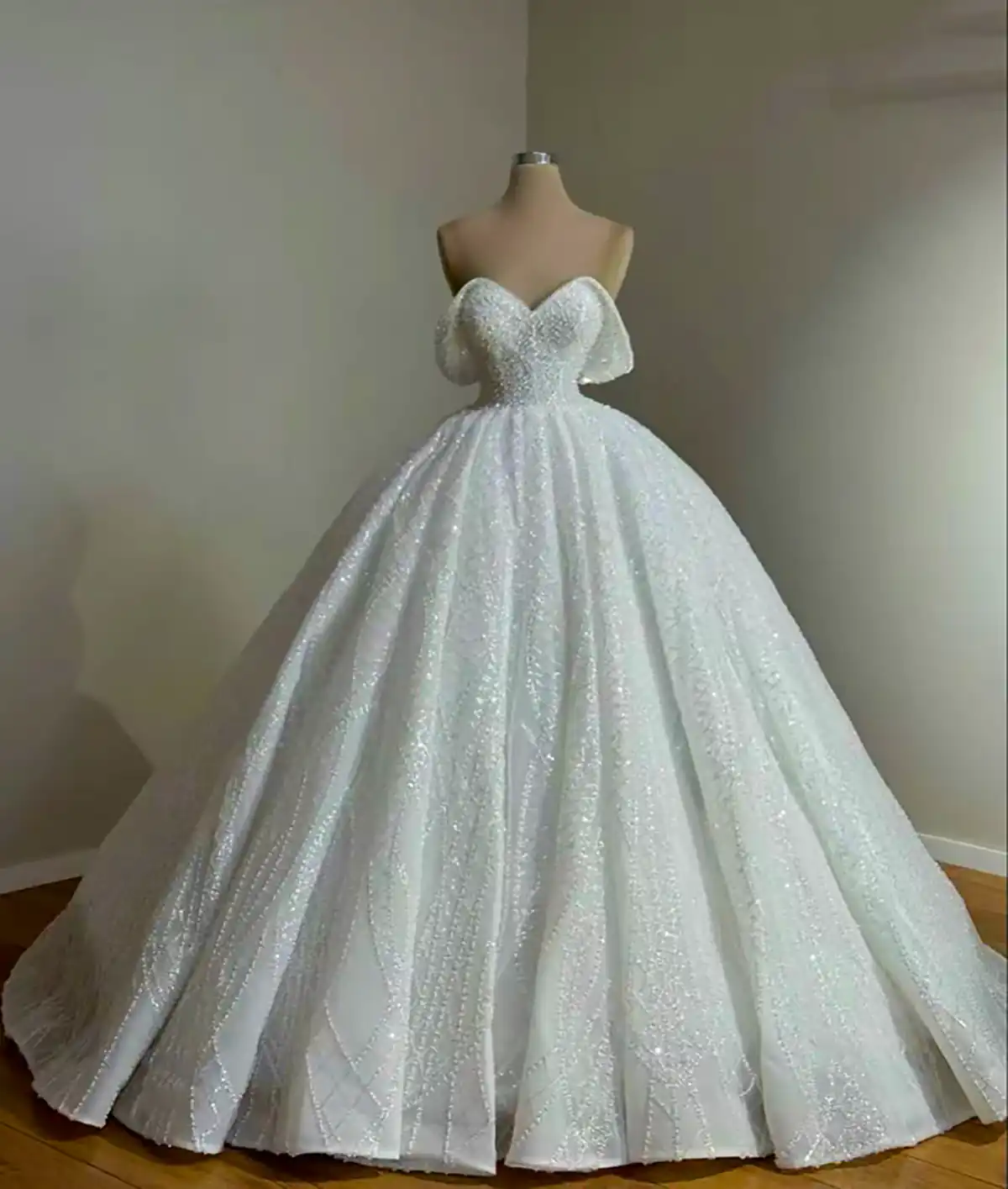 لباس عروس پف دار زیبا