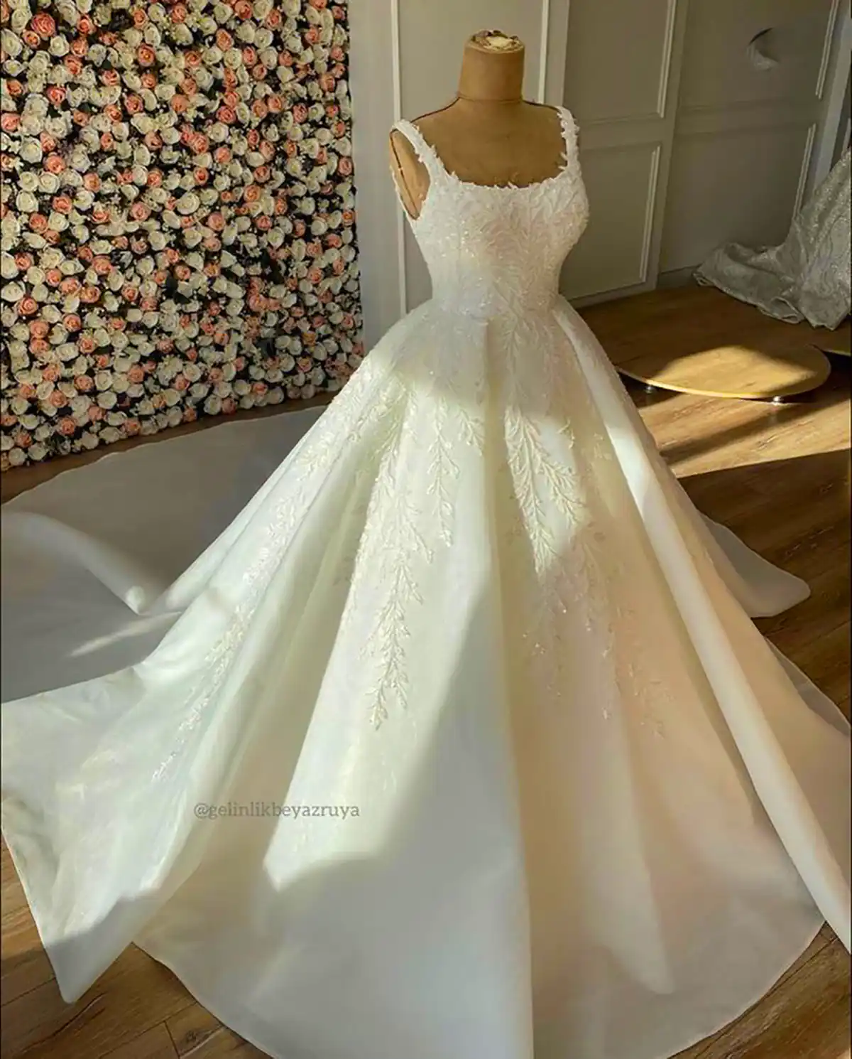 لباس عروس پف دار زیبا
