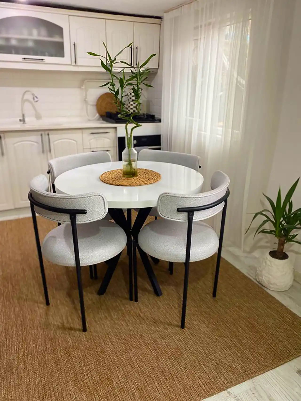 میز چهار نفره لوکس و شیک