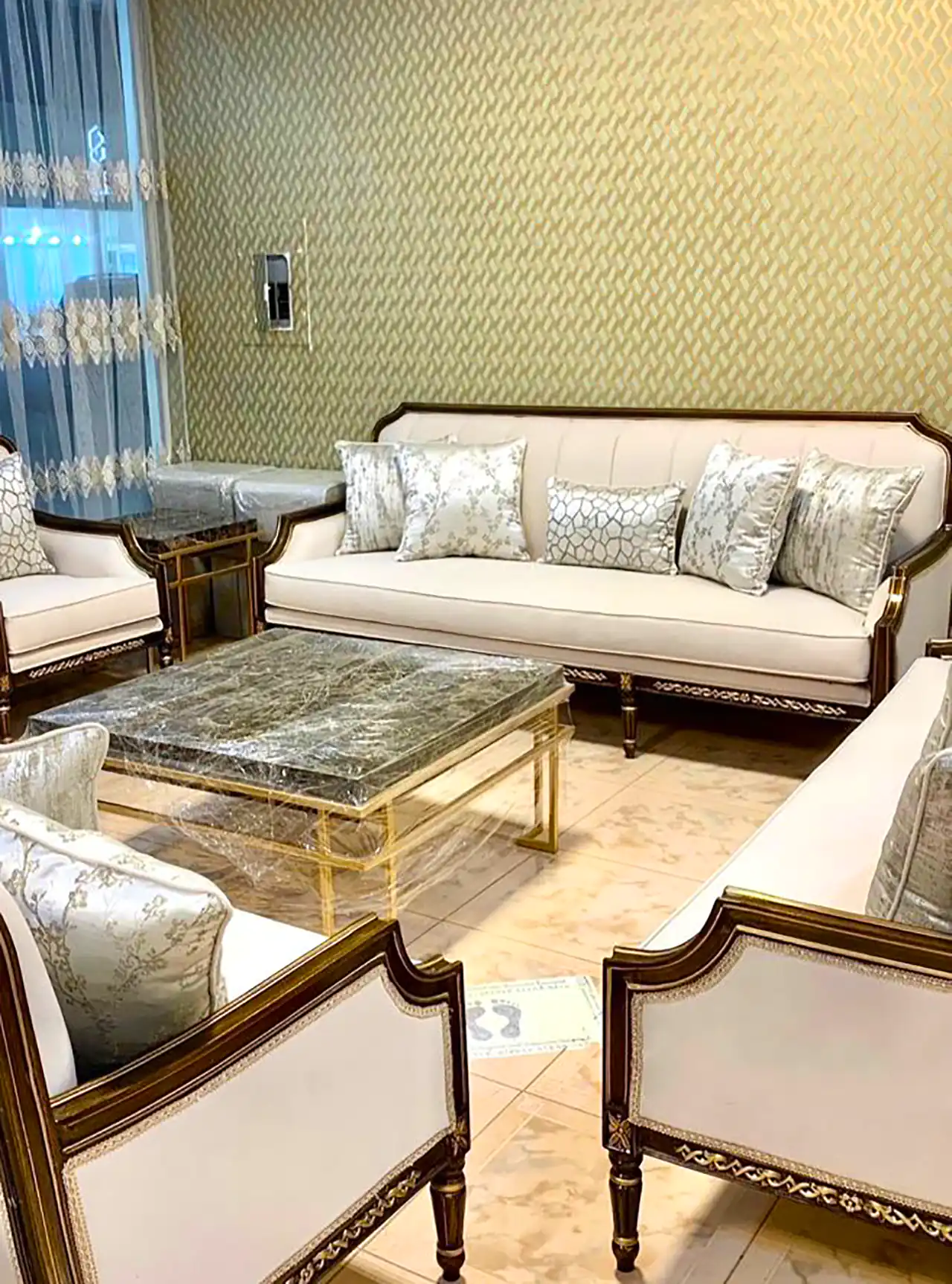 مبلمان کرمی ترند و شیک