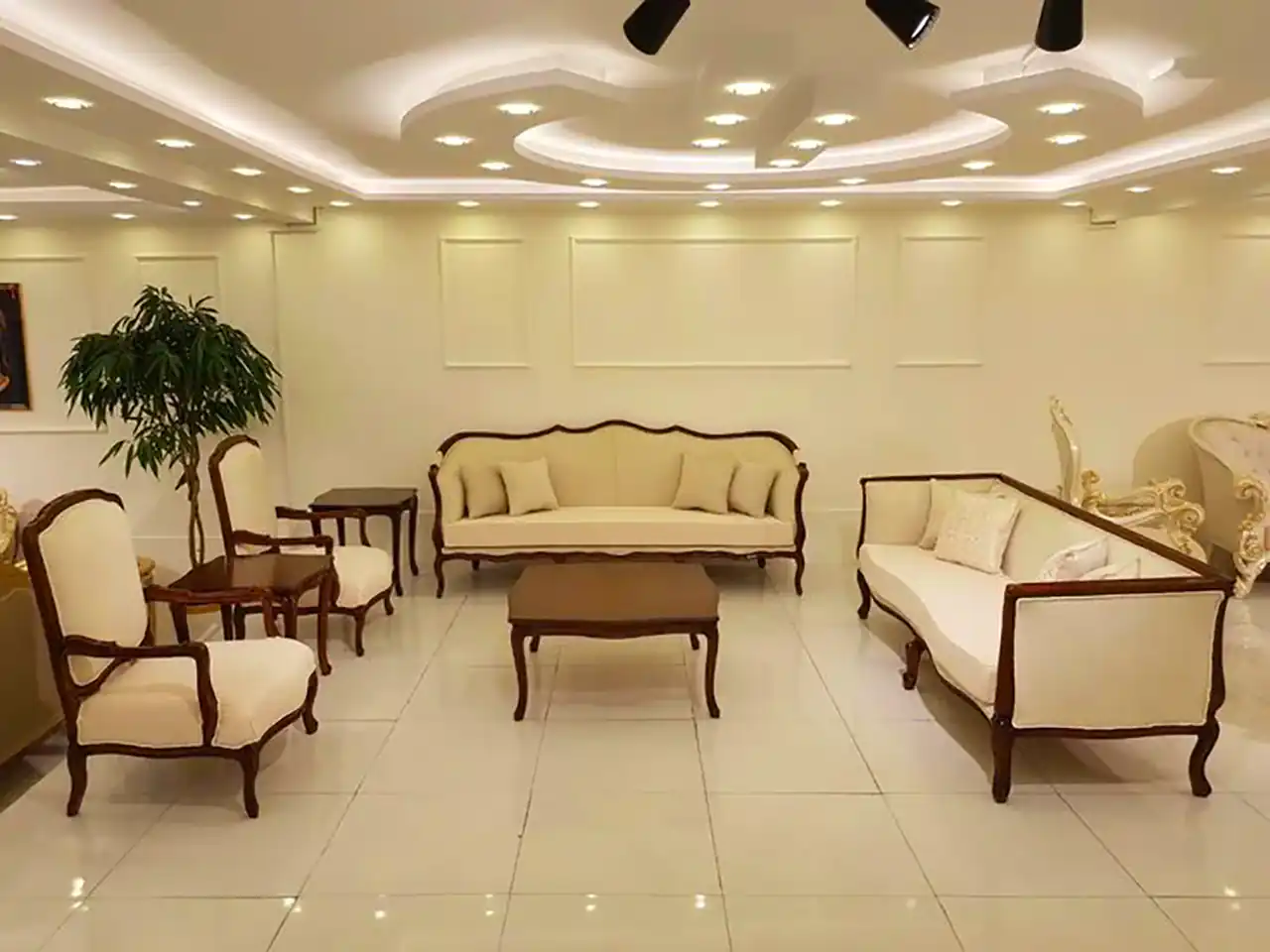مبلمان کرمی ترند و شیک