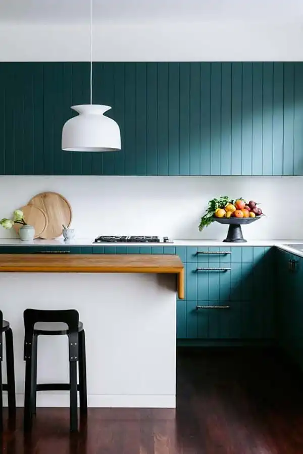 مدل آشپزخانه ساده زیبایی بی‌نظیر در عین سادگی با متریال‌های طبیعی 