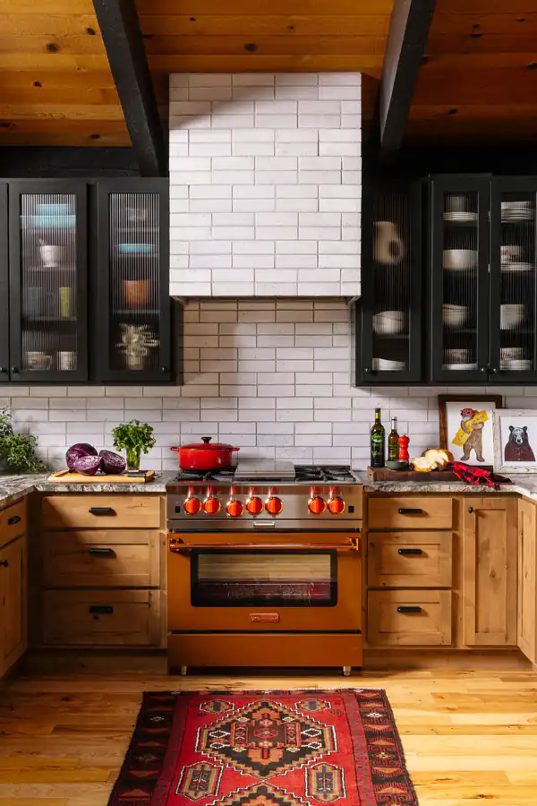 مدل آشپزخانه ساده زیبایی بی‌نظیر در عین سادگی با متریال‌های طبیعی 