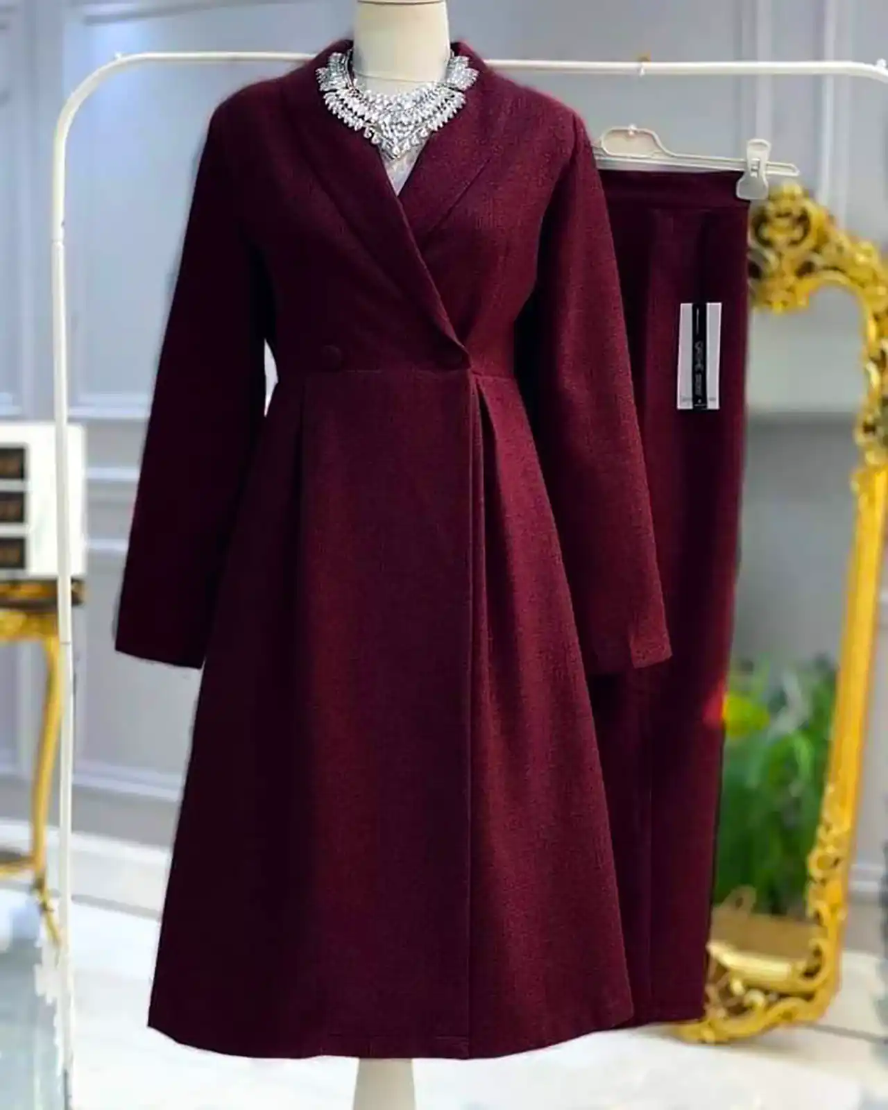مدل پالتو زرشکی زنانه