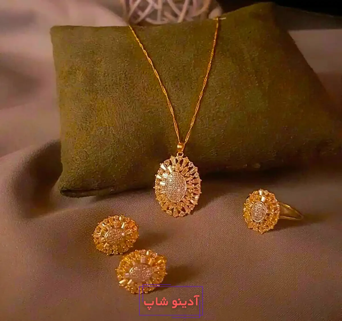 نیم ست طلا نمادار شیک