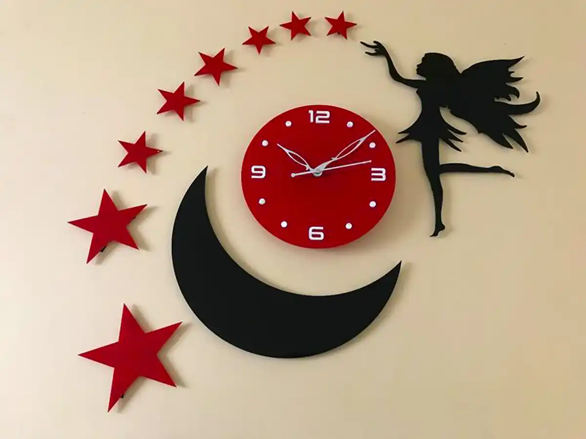 ساعت دیواری چوبی فانتزی