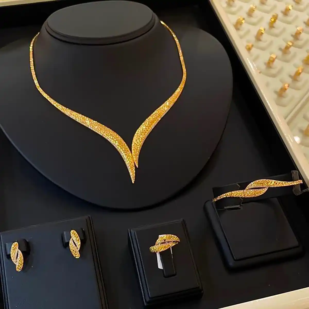 سرویس طلا زنانه زیبا و جذاب