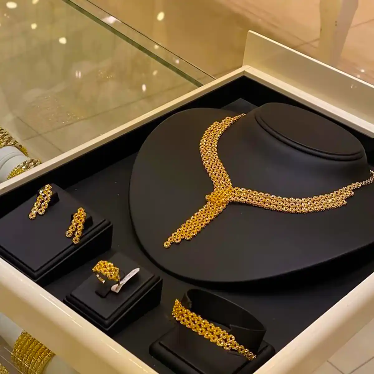 سرویس طلا لوکس و شیک