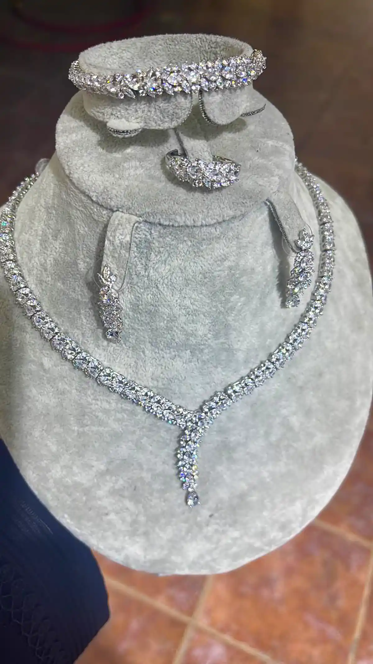سرویس طلا لوکس و شیک