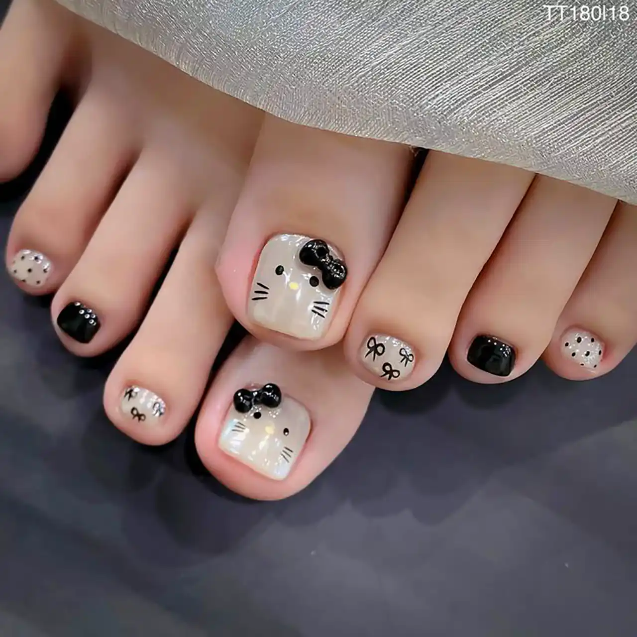 طراحی ناخن پا لاکچری
