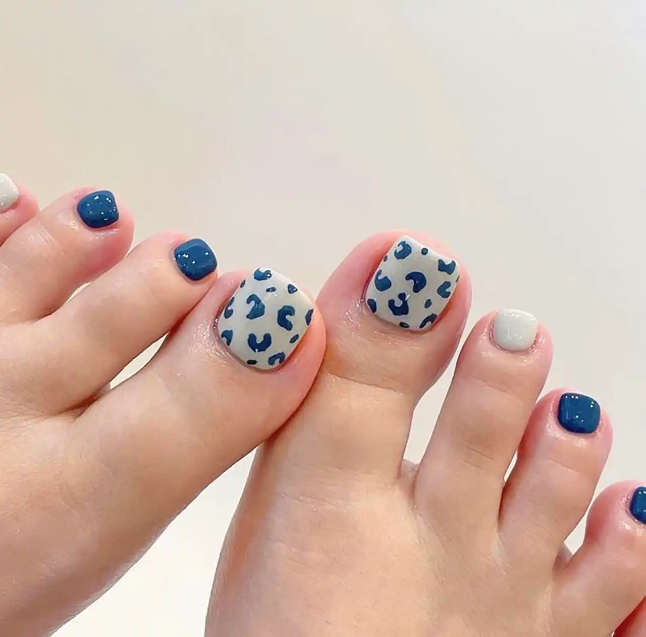 طراحی ناخن پا لاکچری