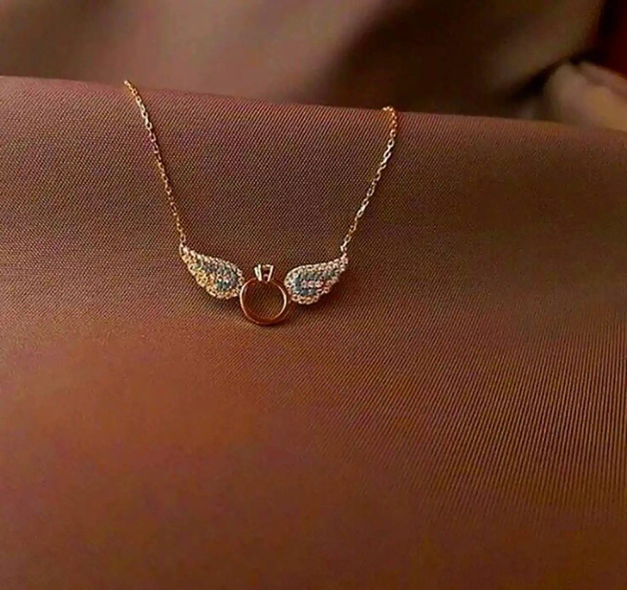 تو گردنی شیک و زیبا