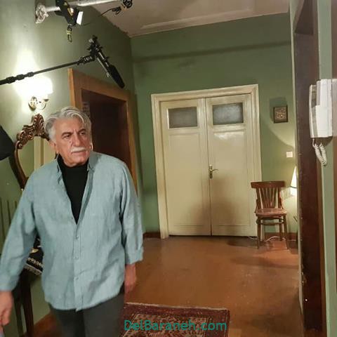 رضا کیانیان در پشت صحنه سریال بوی باران 