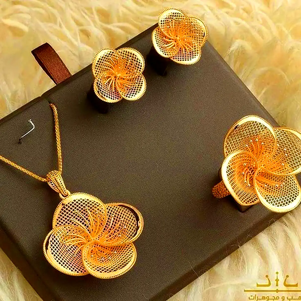 نیم ست فانتزی مناسب عروسی