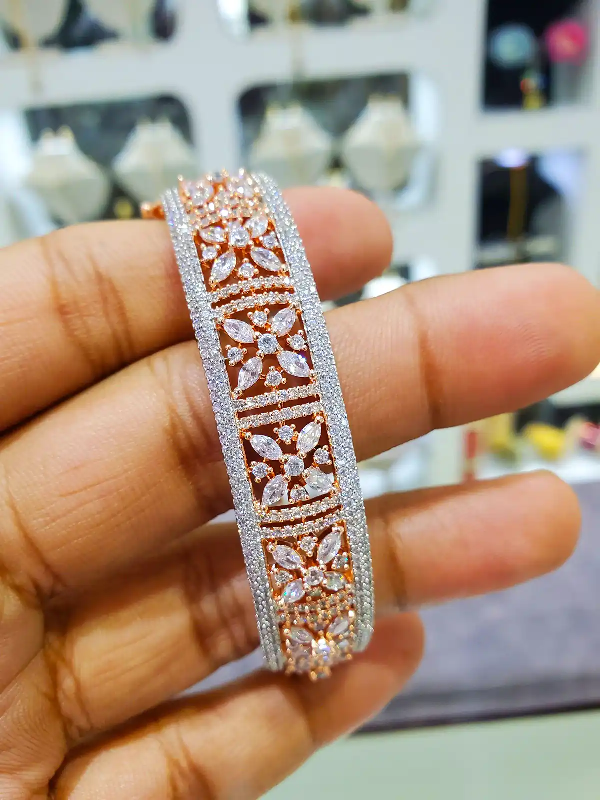 بنگل ژورنالی و خاص زنانه