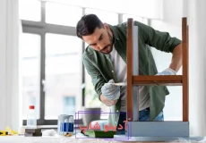 تغییر رنگ چوب مبل در منزل؛ از انتخاب رنگ تا اجرای حرفه‌ای