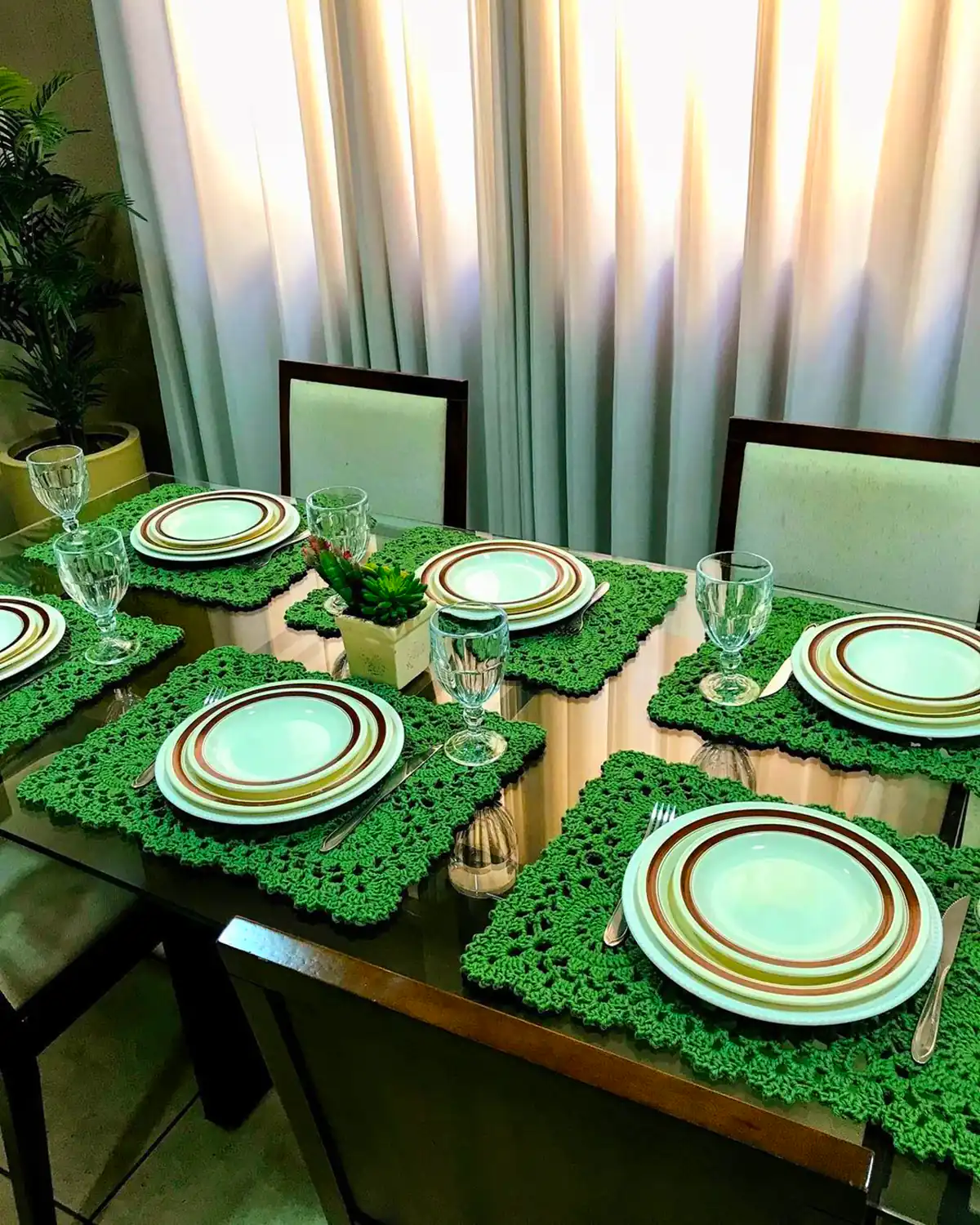 چیدمان شیک و جذاب میز غذاخوری