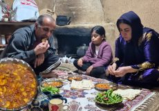 آشپزی روستایی؛ پخت خوراک قارچ و لوبیا توسط زوج روستایی