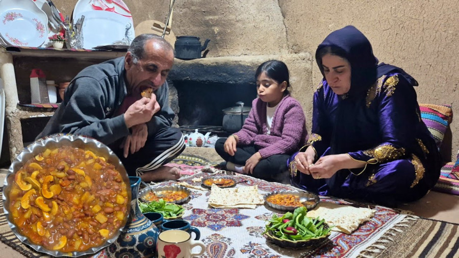 آشپزی روستایی؛ پخت خوراک قارچ و لوبیا توسط زوج روستایی