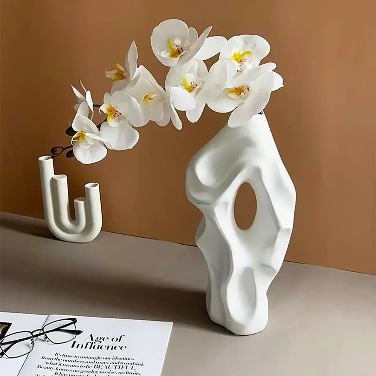 گلدان دکوراتیو سفید مینیمال