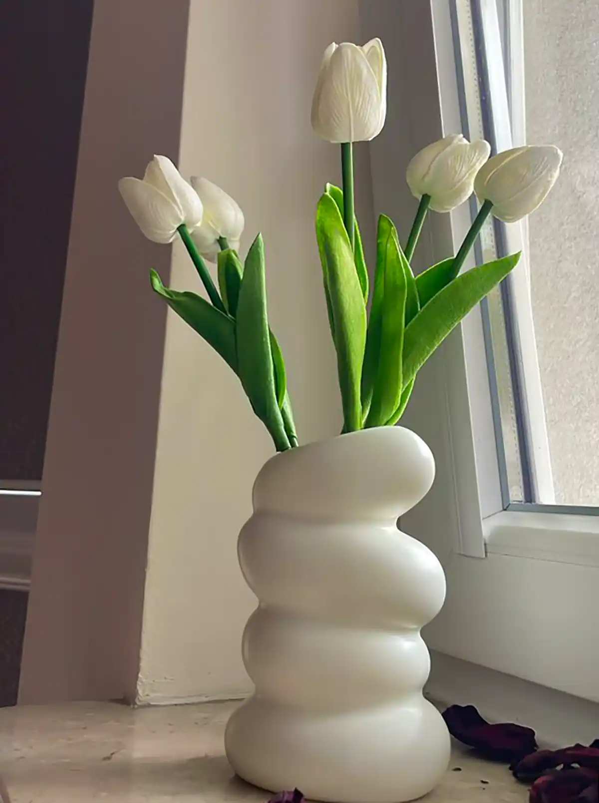 گلدان دکوراتیو سفید مینیمال